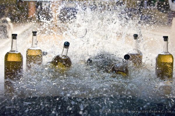 点击放大