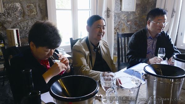 点击放大