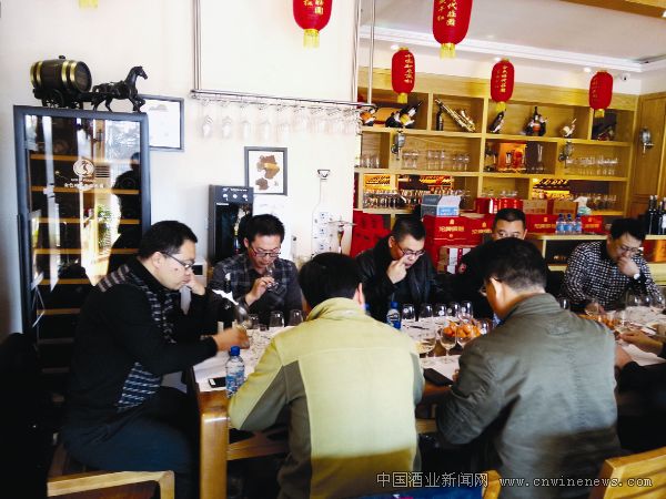 点击放大