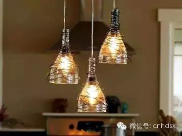 酒瓶做成的手工艺品，一定让你后悔以前把酒瓶扔掉