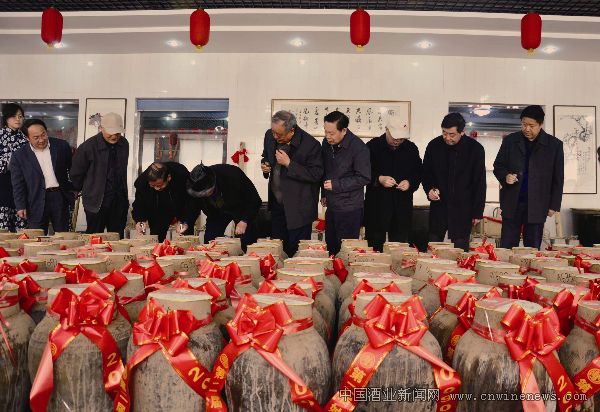 点击放大