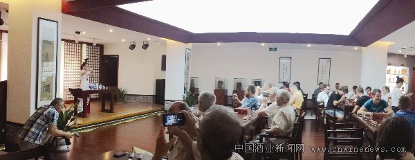 点击放大