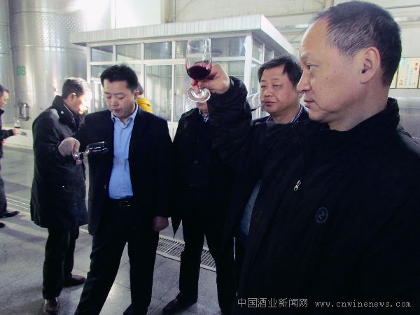 点击放大