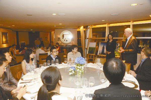 点击放大